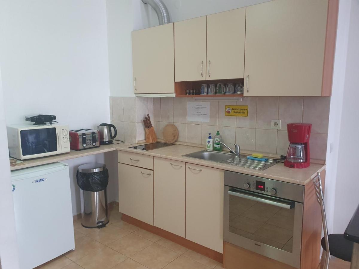 Flora Apartments Tmf بوروفتس المظهر الخارجي الصورة