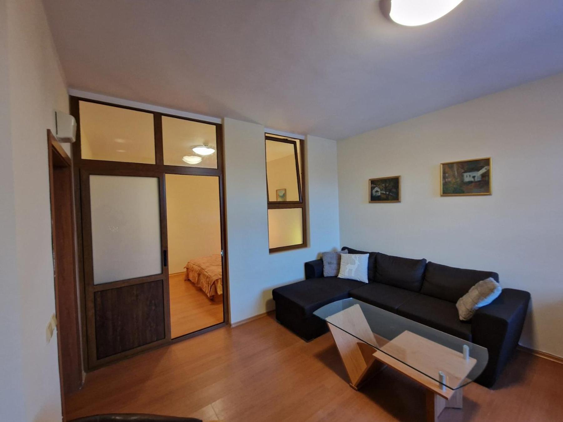 Flora Apartments Tmf بوروفتس المظهر الخارجي الصورة