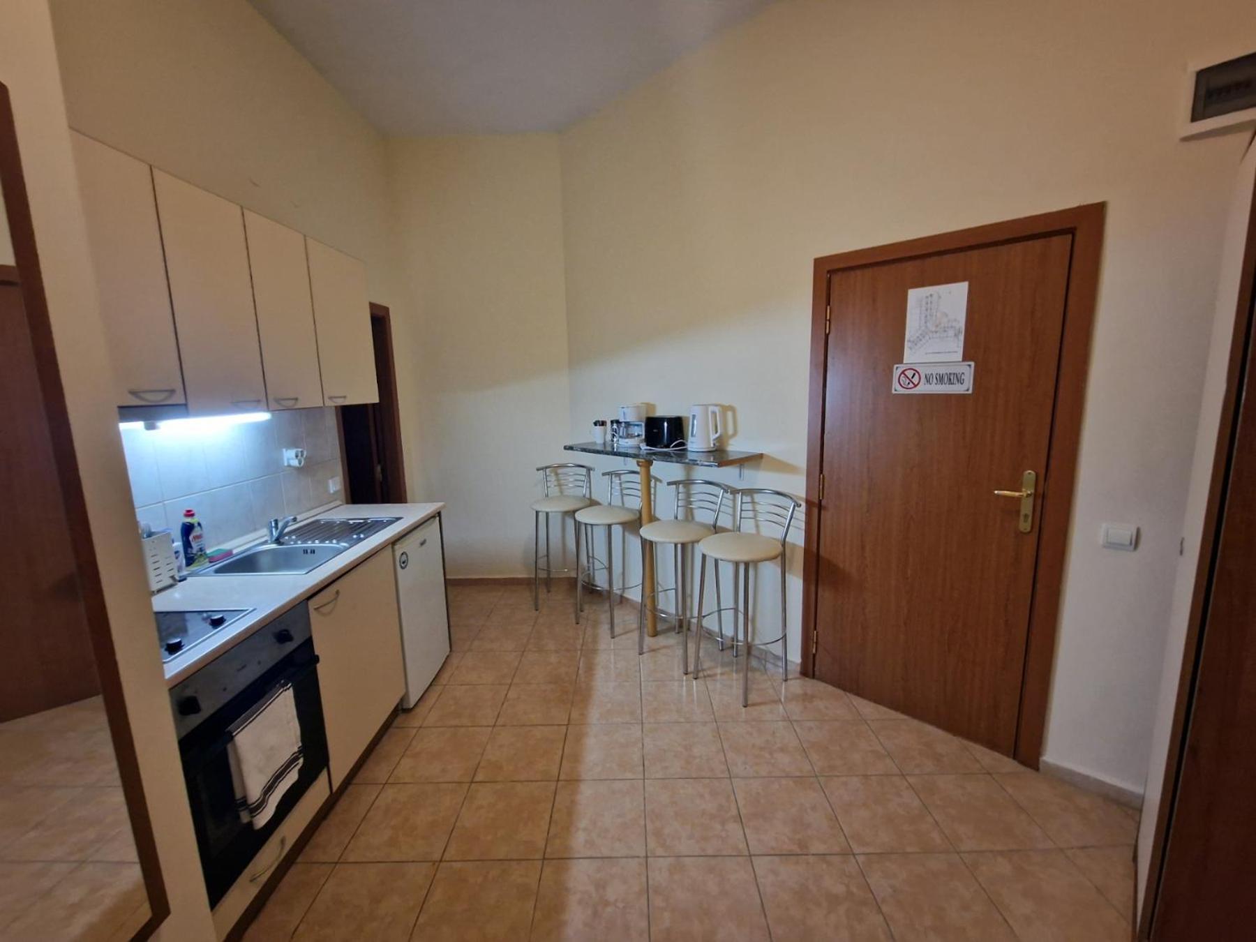 Flora Apartments Tmf بوروفتس المظهر الخارجي الصورة